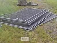 Metalen bok 195x340x152 met ca.17 heras hekwerken gekende afmetingen - afbeelding 3 van  4