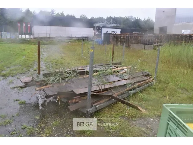 Metalen bok 195x340x153 - afbeelding 1 van  3