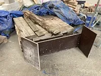 Metalen bok met houtrestanten - afbeelding 4 van  6