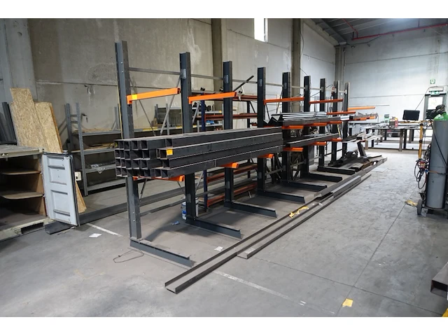 Metalen buizenrek - afbeelding 1 van  3