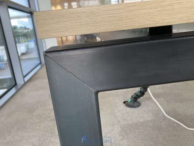 Metalen bureau met formica bovenblad - afbeelding 4 van  5