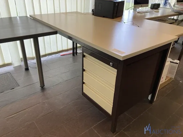 Metalen bureau - afbeelding 2 van  4