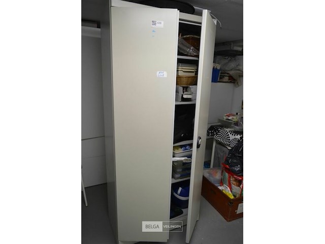 Metalen bureaukast met inhoud - afbeelding 1 van  5