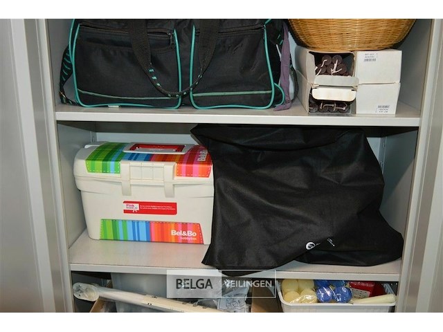 Metalen bureaukast met inhoud - afbeelding 3 van  5