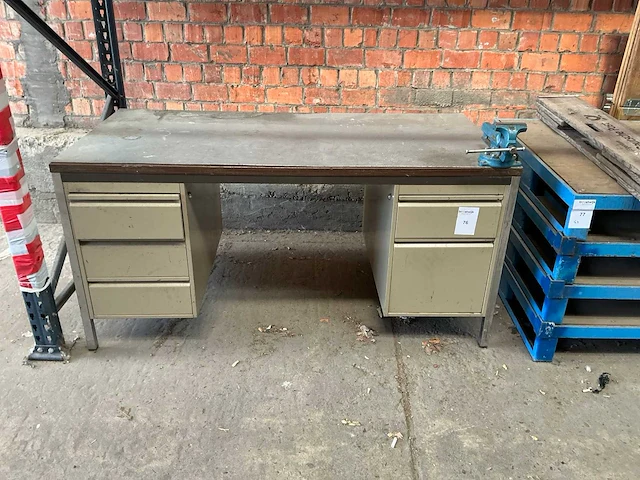Metalen bureautafel - afbeelding 1 van  5
