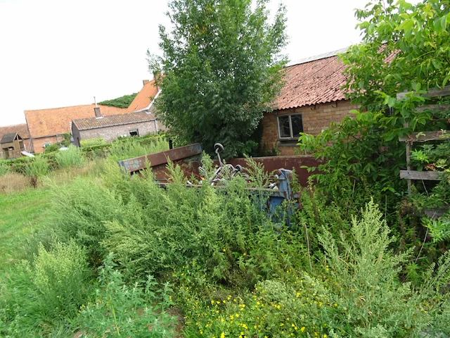 Metalen container + inhoud - afbeelding 3 van  3
