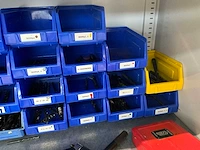 Metalen cp werkkast met inhoud + treston werktafel - afbeelding 5 van  27
