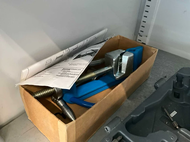 Metalen cp werkkast met inhoud + treston werktafel - afbeelding 11 van  27