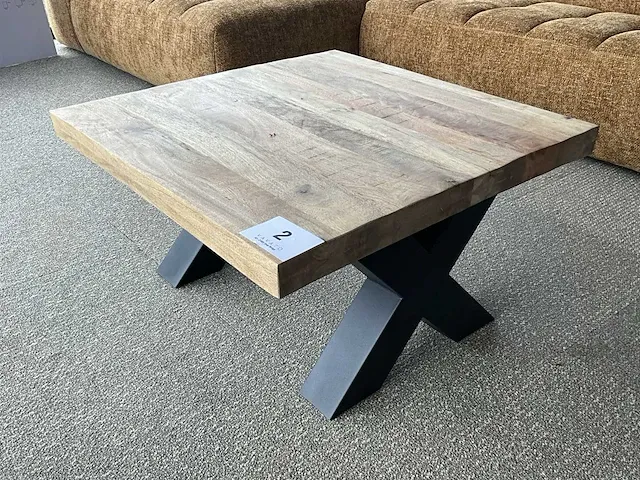 Metalen design salontafel mango voorzien van houten bovenblad (vierkant) - afbeelding 1 van  2