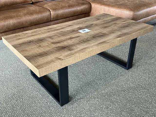 Metalen design salontafel voorzien van houten bovenblad (rechthoek) - afbeelding 1 van  2