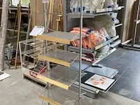 Metalen display