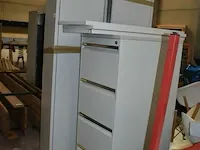 Metalen dossierkast 2 deuren afm ± 100x45x195 - afbeelding 1 van  2