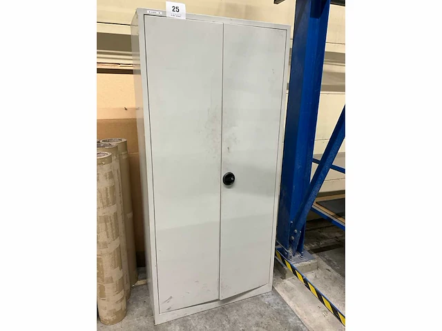 Metalen dossierkast hoog model met inhoud - afbeelding 2 van  7