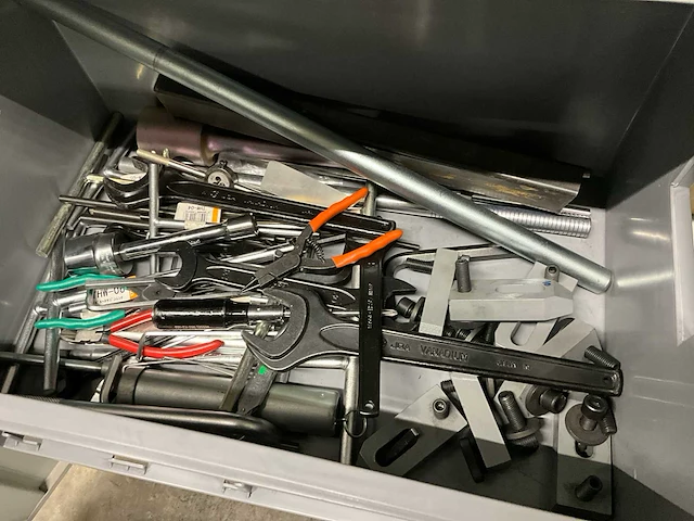 Metalen dossierkast hoog model met inhoud - afbeelding 5 van  7