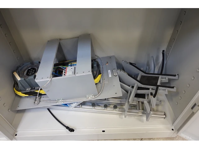 Metalen dossierkast + inhoud - afbeelding 4 van  7