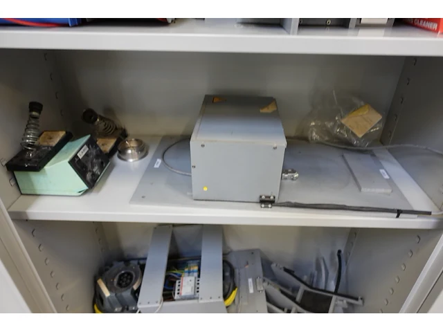 Metalen dossierkast + inhoud - afbeelding 5 van  7