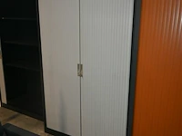 Metalen dossierkast met roldeuren - afbeelding 1 van  3