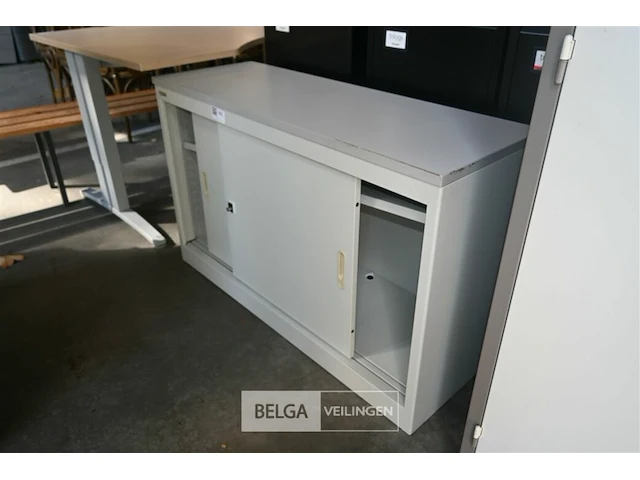 Metalen dossierkast met schuifdeuren - afbeelding 1 van  4