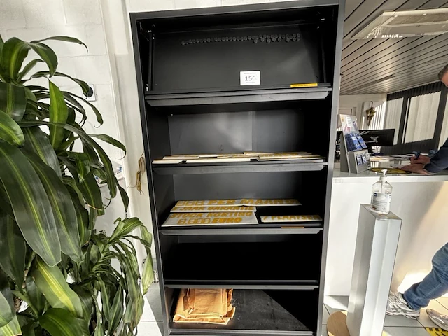 Metalen dossierkast vv. stikkers - afbeelding 1 van  4