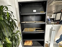 Metalen dossierkast vv. stikkers - afbeelding 1 van  4