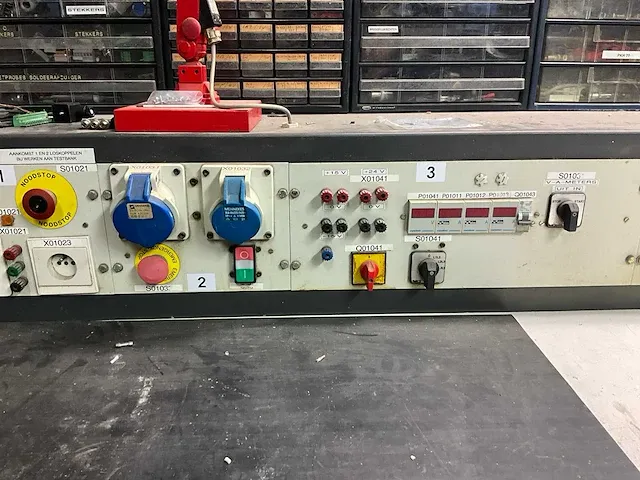 Metalen electro werkbank voorzien van 4 laden - afbeelding 6 van  7