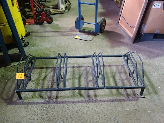 Metalen fietsrek - afbeelding 1 van  3