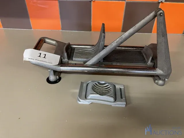 Metalen friet/groentensnijder - afbeelding 1 van  3