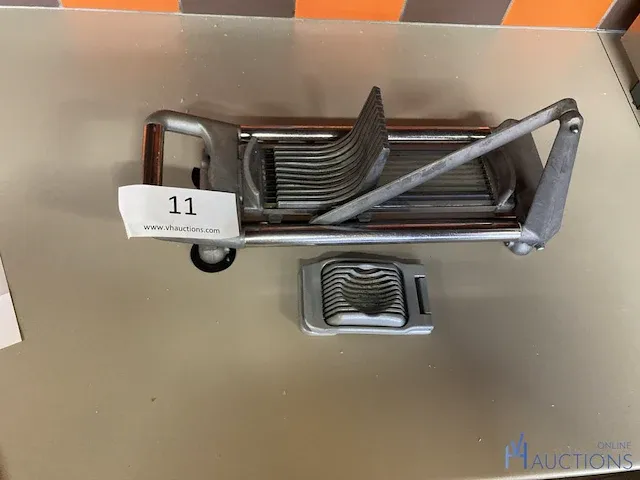Metalen friet/groentensnijder - afbeelding 3 van  3