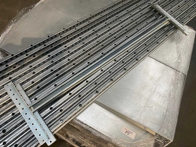 Metalen gegalvaniseerde stelling - afbeelding 5 van  5