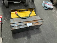 Metalen gereedschapskist (2x) Metalen gereedschapskist (2x)