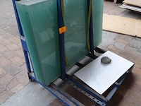 Metalen glasbok + divers glas - afbeelding 1 van  6