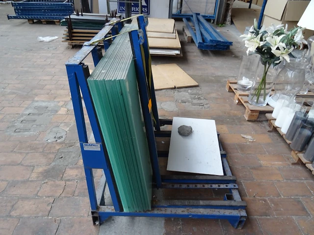 Metalen glasbok + divers glas - afbeelding 2 van  6