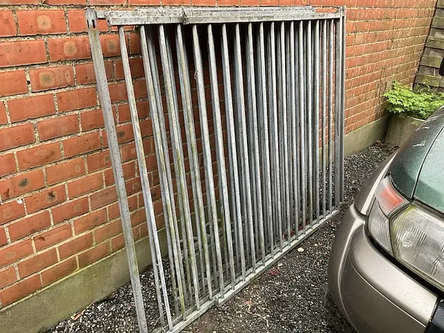 Metalen hondenren(gedemonteerd) - afbeelding 1 van  3