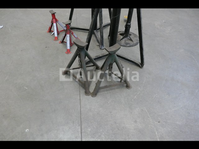 Metalen kaarsen op statief - afbeelding 1 van  5