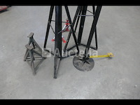 Metalen kaarsen op statief - afbeelding 2 van  5