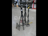 Metalen kaarsen op statief - afbeelding 3 van  5