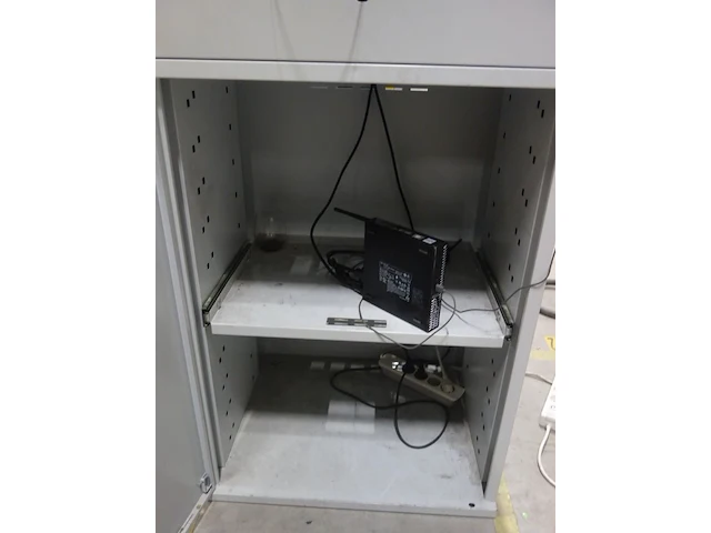 Metalen kabinet - afbeelding 3 van  3