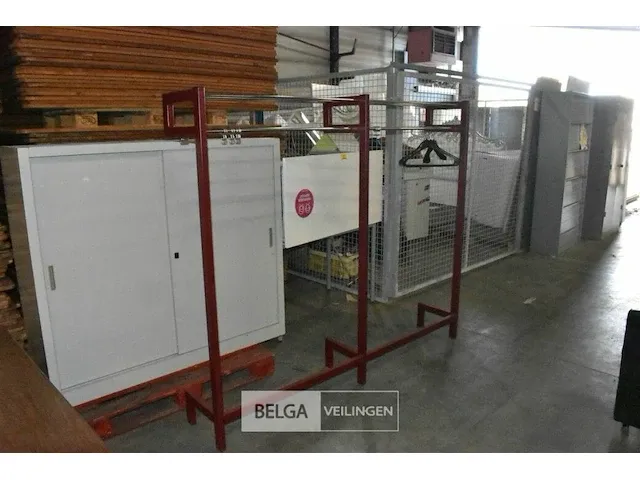 Metalen kapstok 200x35x170 - afbeelding 2 van  2