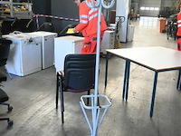 Metalen kapstok - afbeelding 1 van  4