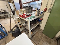 Metalen kar met inhoud - afbeelding 2 van  8