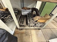 Metalen kar met inhoud - afbeelding 7 van  8
