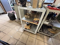 Metalen kar met inhoud - afbeelding 2 van  9