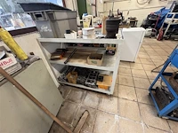 Metalen kar met inhoud - afbeelding 3 van  9
