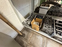 Metalen kar met inhoud - afbeelding 7 van  9