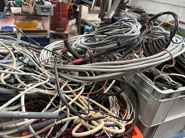 Metalen kar met kabel en krukassen - afbeelding 3 van  8