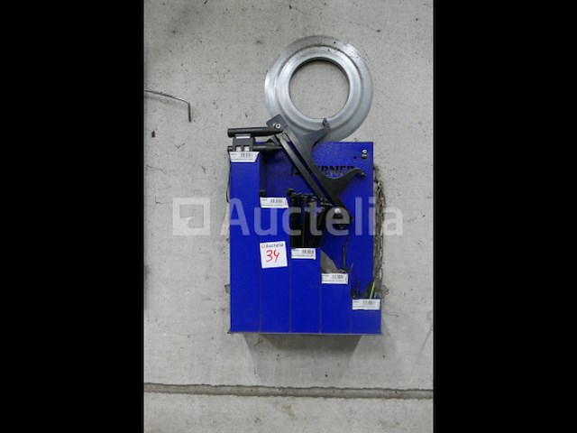 Metalen kast en de inhoud van het gereedschap en diverse producten - afbeelding 7 van  8