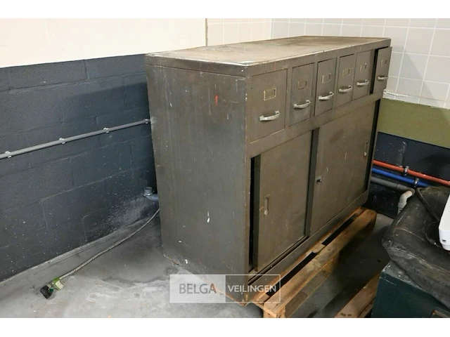 Metalen kast met 6 lades en 2 schuifdeuren - afbeelding 1 van  2
