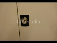 Metalen kast met dubbele deur, 4 binnenplanken - afbeelding 2 van  3