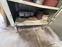 Metalen kast met inhoud - afbeelding 7 van  7