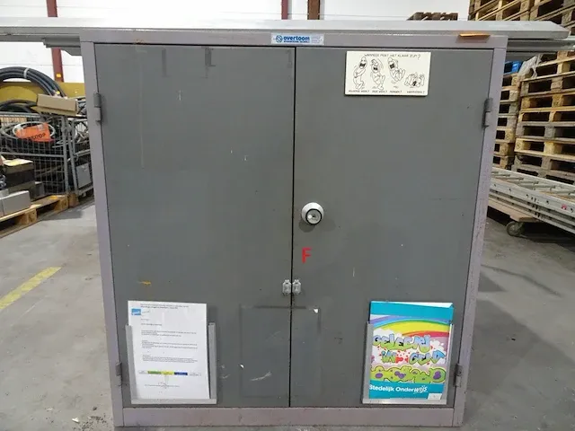 Metalen kast overtoom - afbeelding 1 van  2